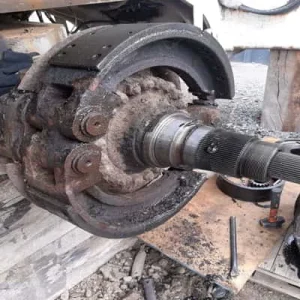 Mantenimiento y reparación de masas y sistema de freno grúa Terex rt 60 ton