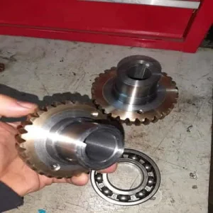 Servicio de ajustaje normalizado de tapas de motores y partes de cuerpos de bombas,  motoreductores, bombas de vacío,  válvulas.  Según norma ISO 286